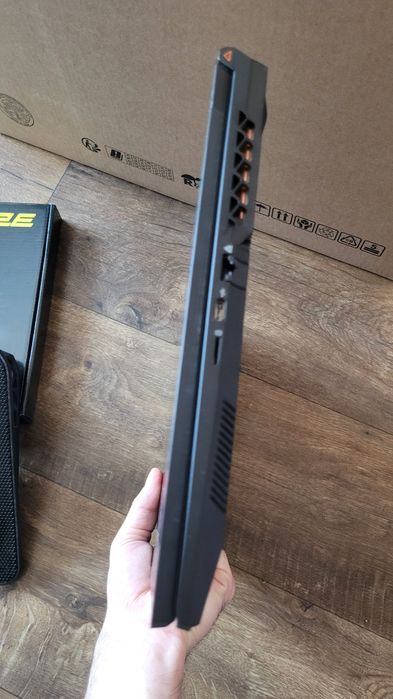 Игровой ноутбук GIGABYTE G7 KF (kf-e3ee213sd)