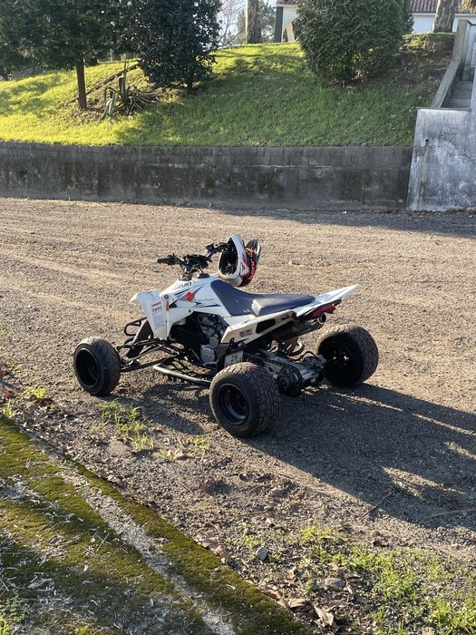 Moto 4 Ltr-450 optimo estado