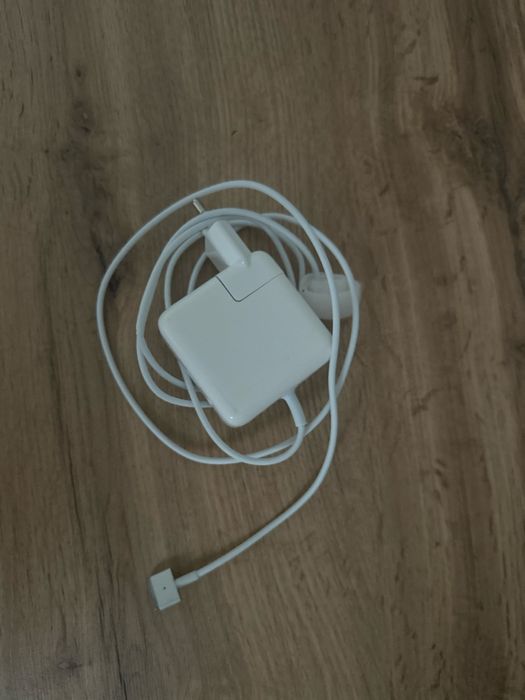 MacBook Air 13” (Early 2015) – lekki, niezawodny i gotowy do pracy