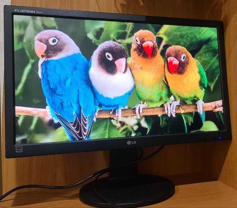Продам IPS монитор 23" LG IPS231P-BN