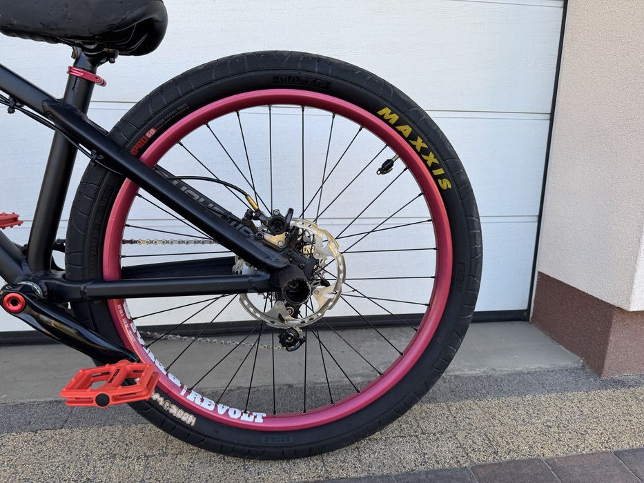 Dartmoor Two6Player MTB stunt (Fr dh dirt manitou pegi zee velo saint)