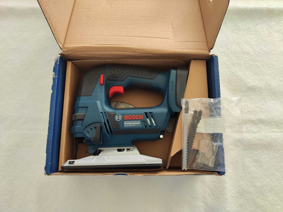 Serra de calar Bosch GST 18V-LI B