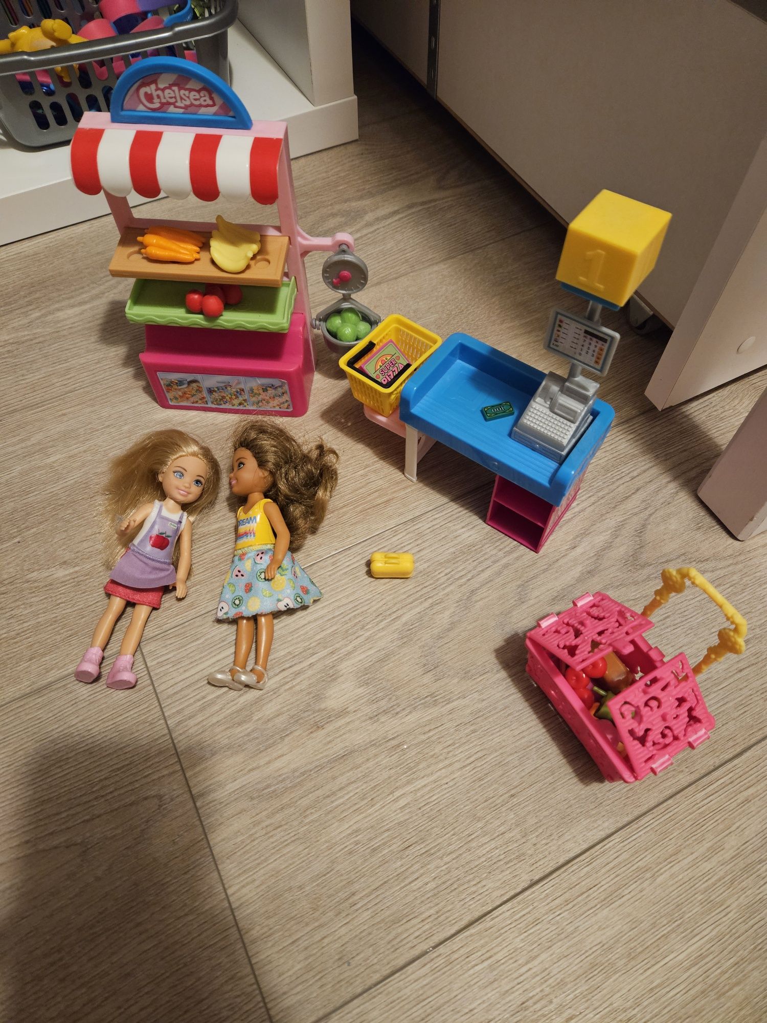 Lalka Barbie Chelsea - zabawa w sklep, gratis