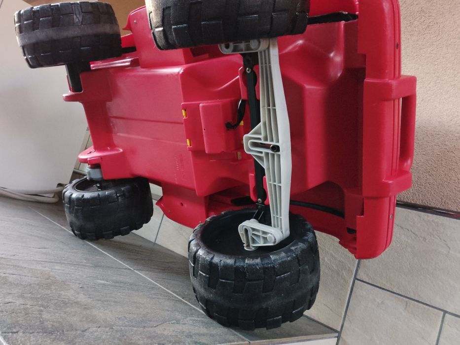 Peg Perego duże mocne auto elektryczne dla dzieci