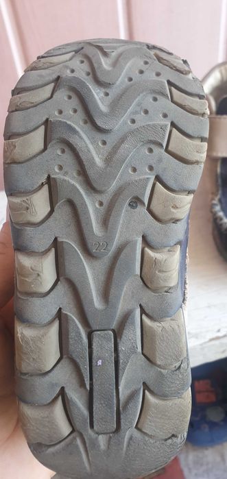 Дитячі ботінки-получобітки на осінь, 22 розмір, в гарному стані