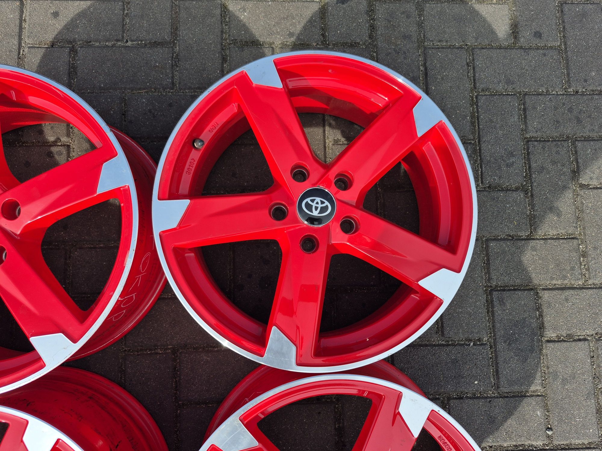 Felgi Alu z Czujniki TOYOTA Auris Corolla Avensis 5x114.3 17 Cali 7.5J