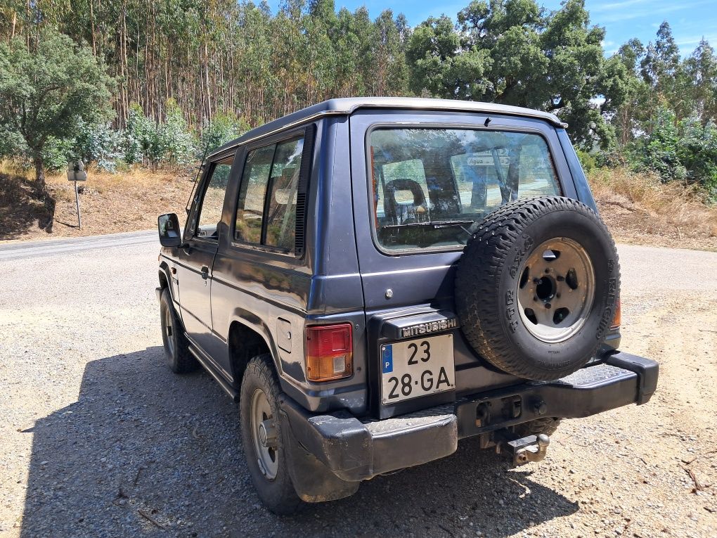 Mitsubishi pajero mk1