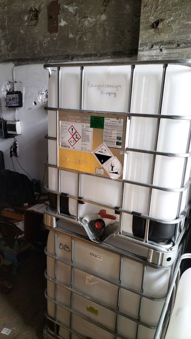 Продам Єврокуби з під перекисі харчові .