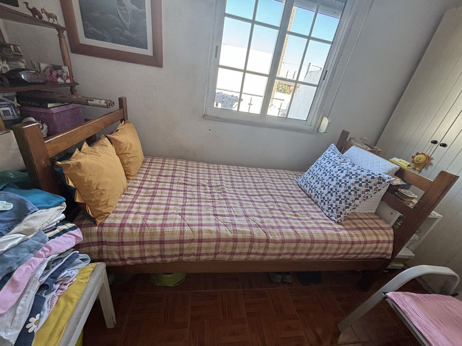 Cama solteiro com colchão
