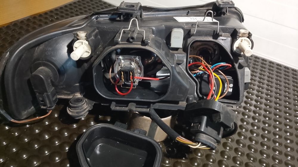 Lampa przód Audi A4 B5 lift Lewa jak nowa TYC