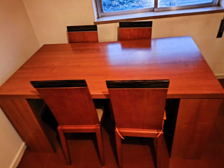 Conjunto Mesa de Jantar de Sala em Cerejeira com Cadeiras