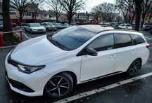 Toyota Auris Toyota Auris 1,6 Pakiet Selection + Comfort
