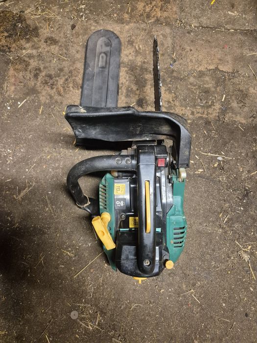 Mała piła spalinowa