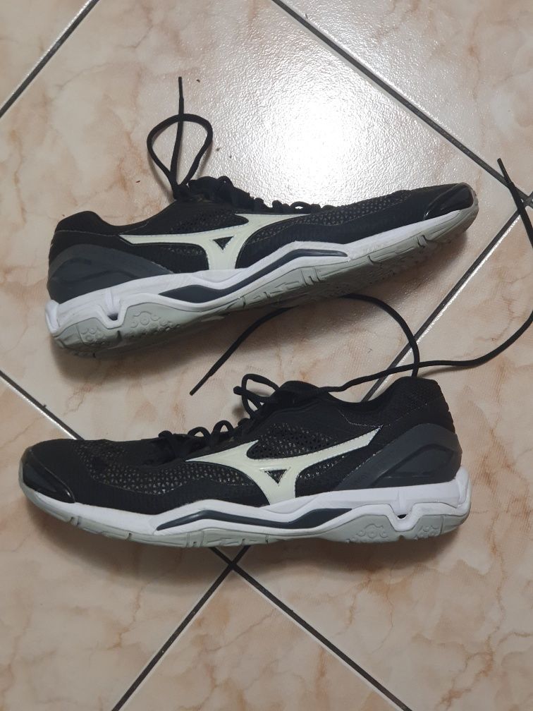 Buty Mizuno r. 45 siatkarskie squasha badminton tenis