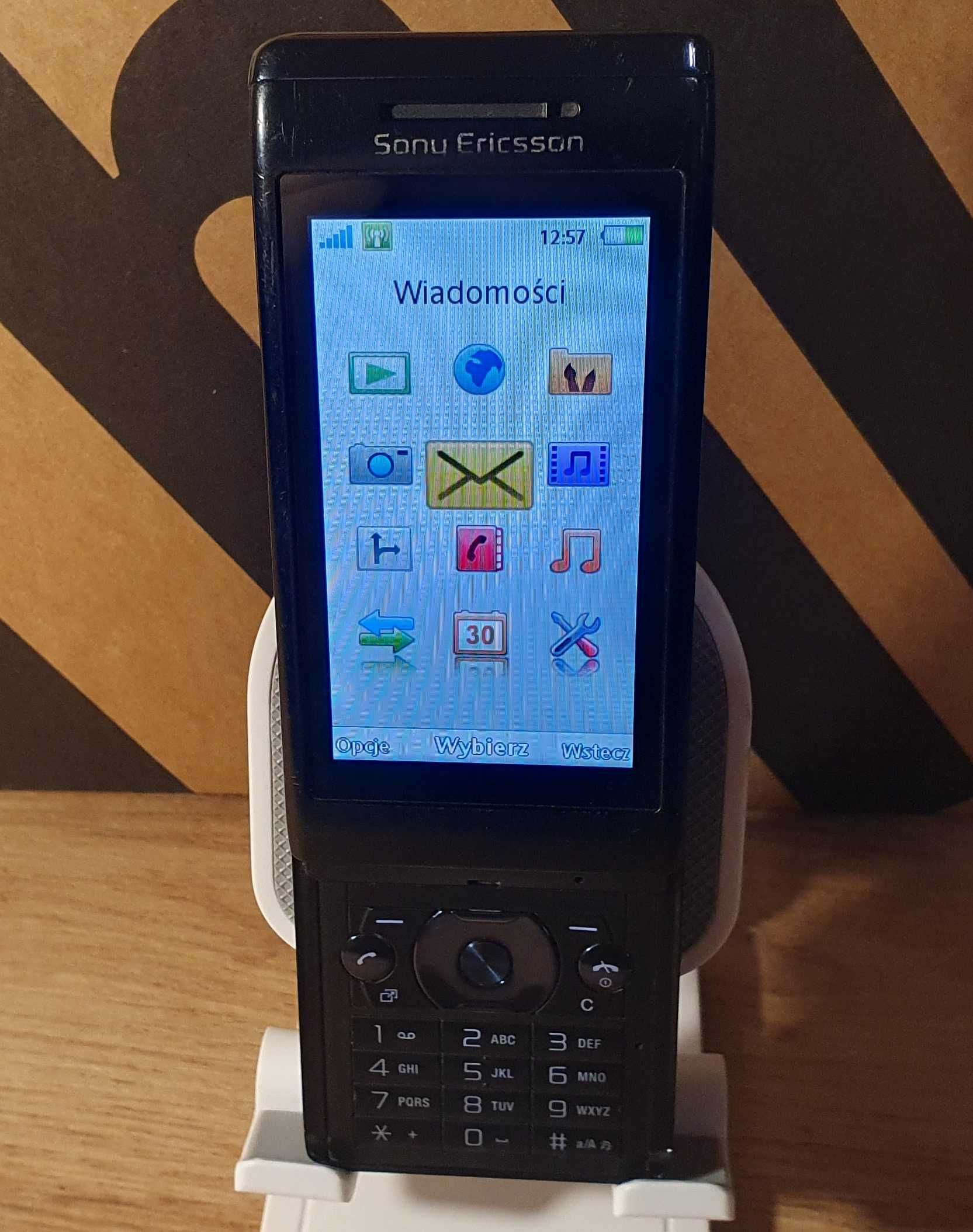 Telefon klasyczny slider Sony Ericsson Aino U10i + akcesoria