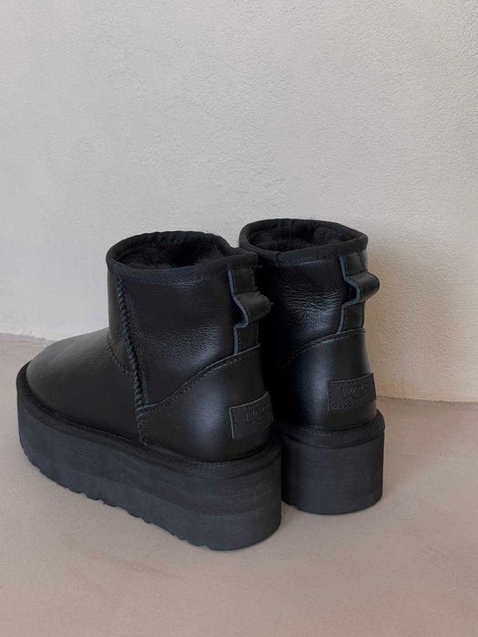 Женские Ugg Mini Platform Black Leather черные кожанные УГГ міні