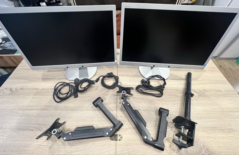 Monitor Philips Brillance 241B komplet x2 plus wieszak na dwa monitory