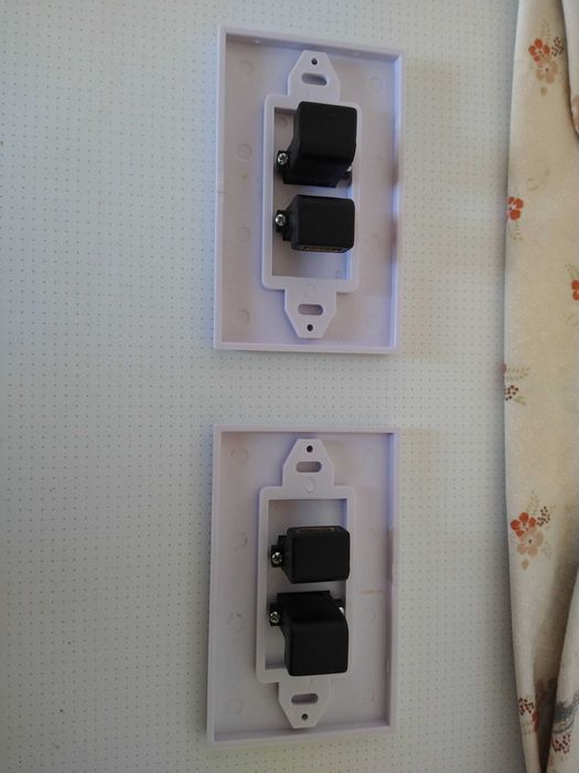 Tomada painel 2x fichas HDMI (90º) para embutir na parede - branca