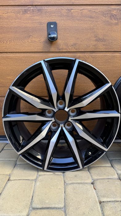 Felgi Toyota Corolla E21 LIFT GR 18 Oryginalna 42611-YP420