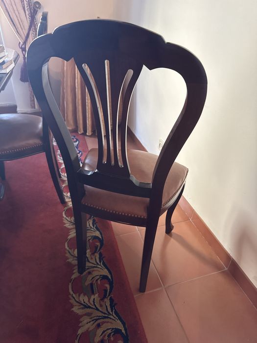 Mesa de Jantar em Nogueira Maciça com Armazenamento + 6 cadeiras