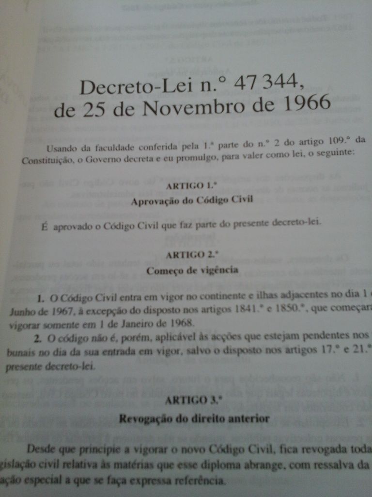Código Civil Português 2003, Almedina