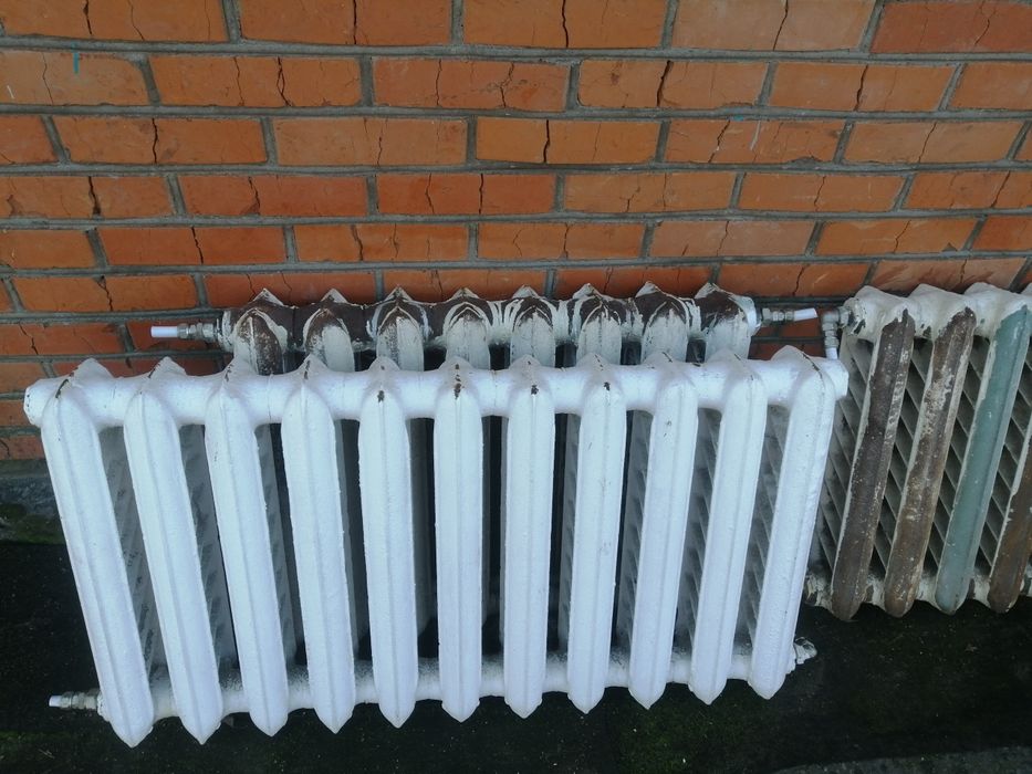 Продам чавунні батареї