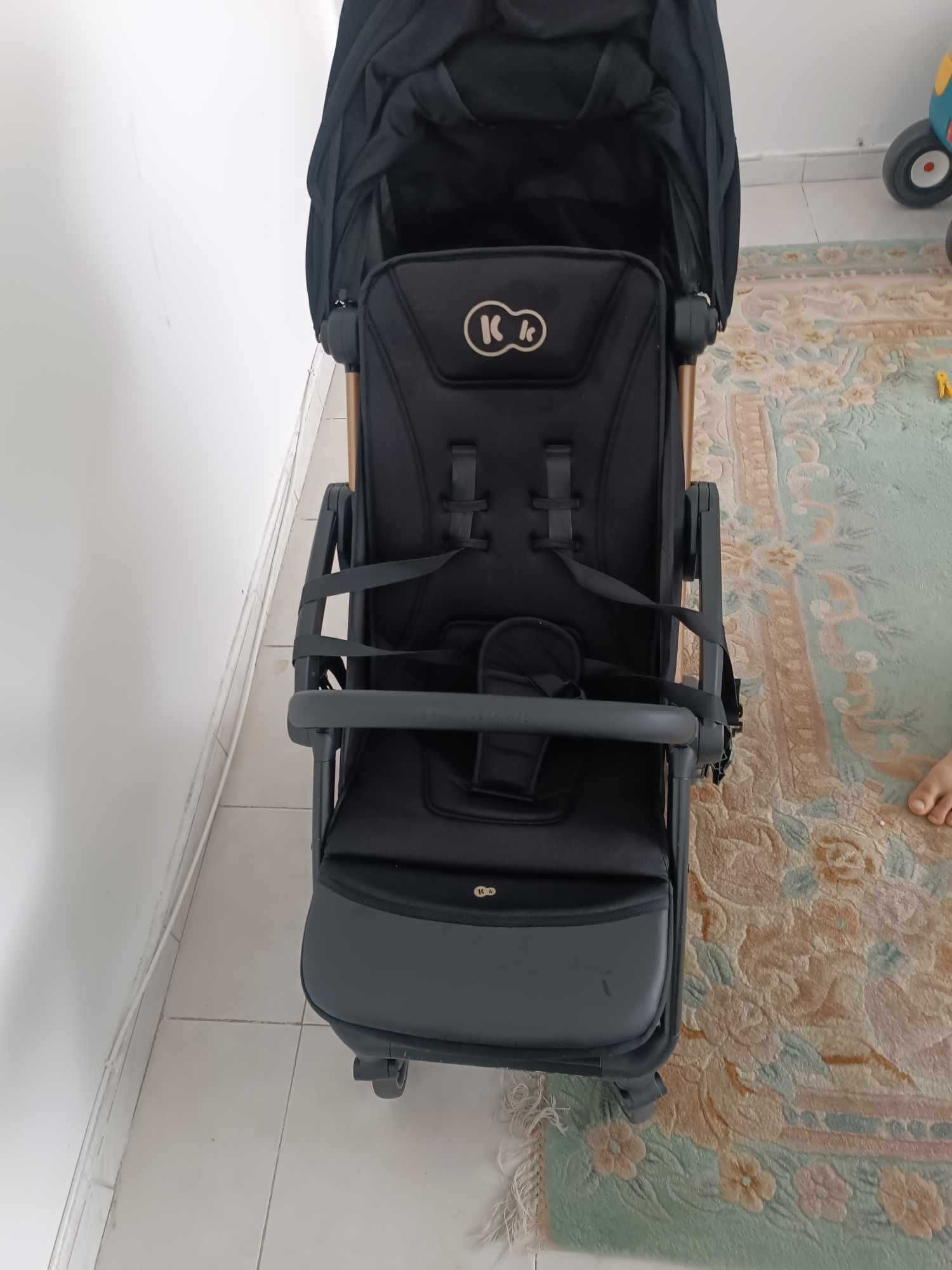 Carrinho de bebé à venda