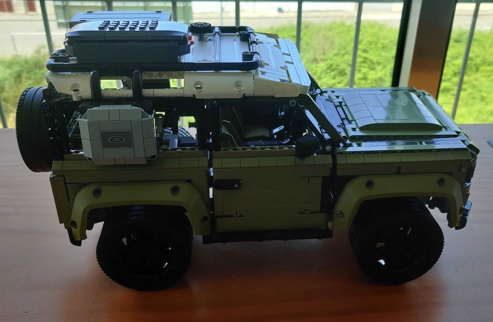 Land Rover Defender Technic