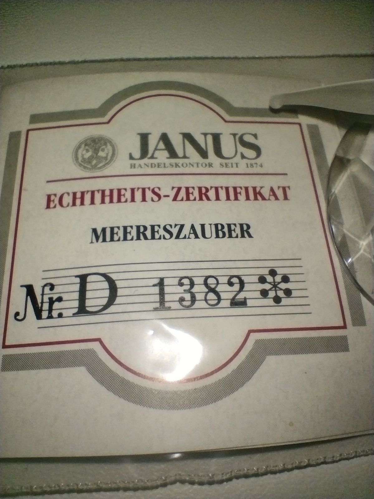 Kryształowy delfin Janus