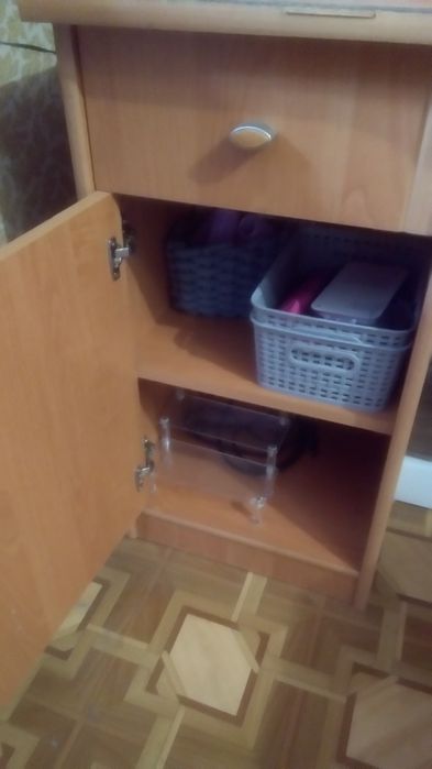 Стол письменный с полками