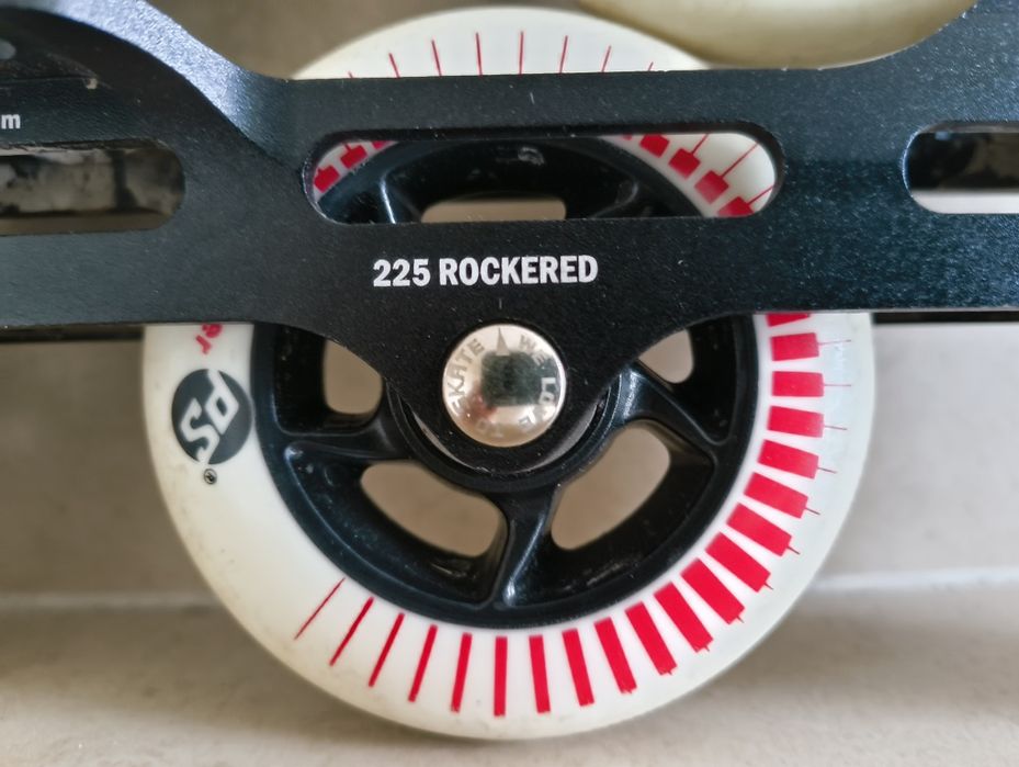 Szyny Powerslide Nexus 225 Trinity 3x90 mm koła Spinner
