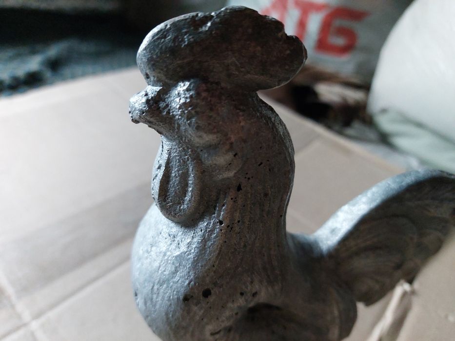 Продам алюминиеваю статуэтку петуха