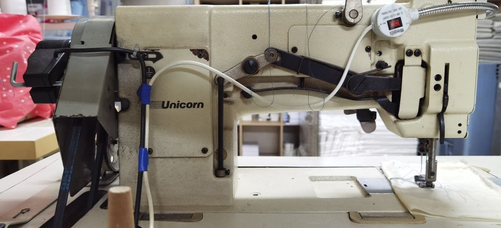 Máquina de duas agulhas unicorn