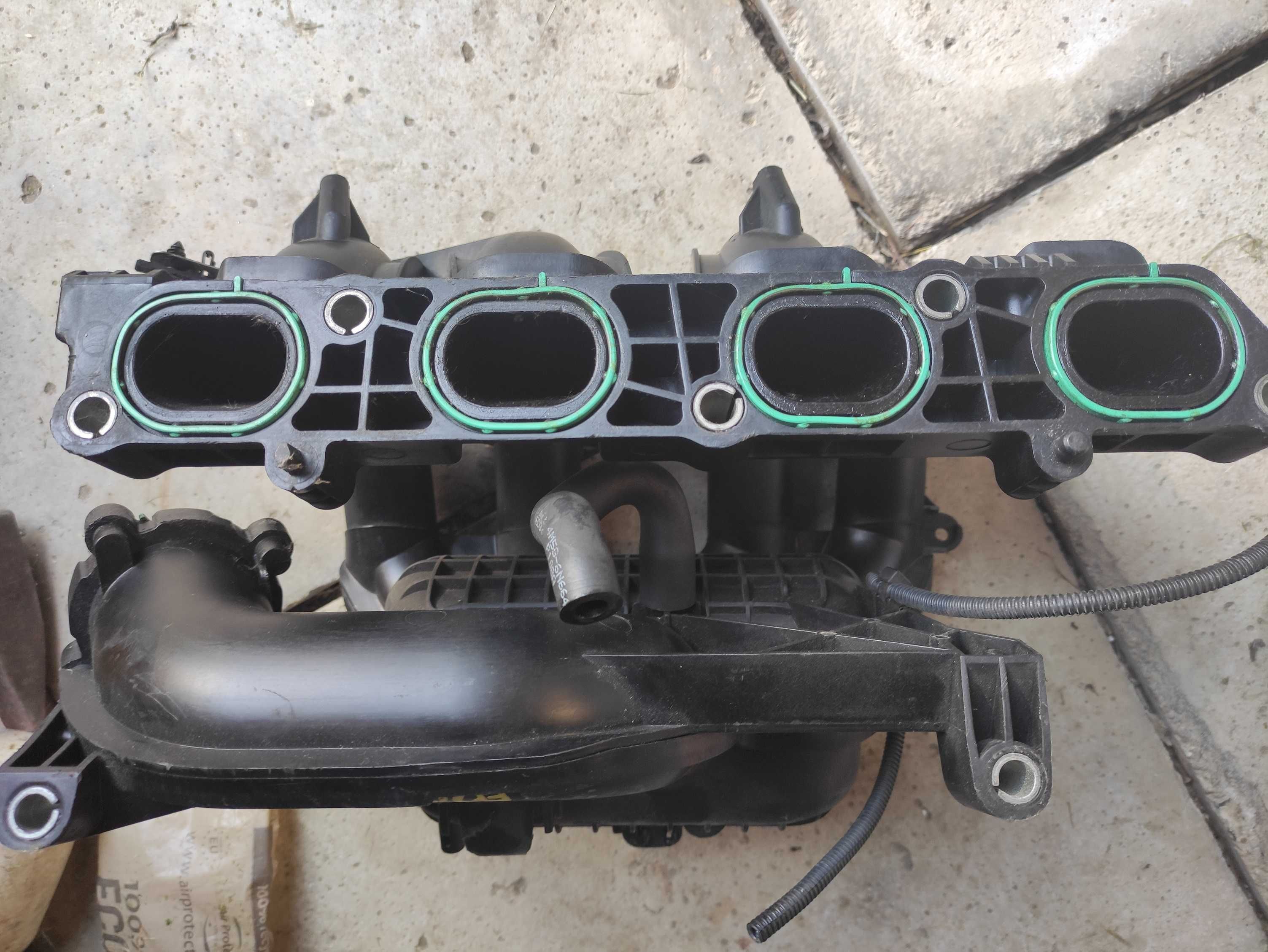 Kolektor Ssący Ford Focus mk2 1,6