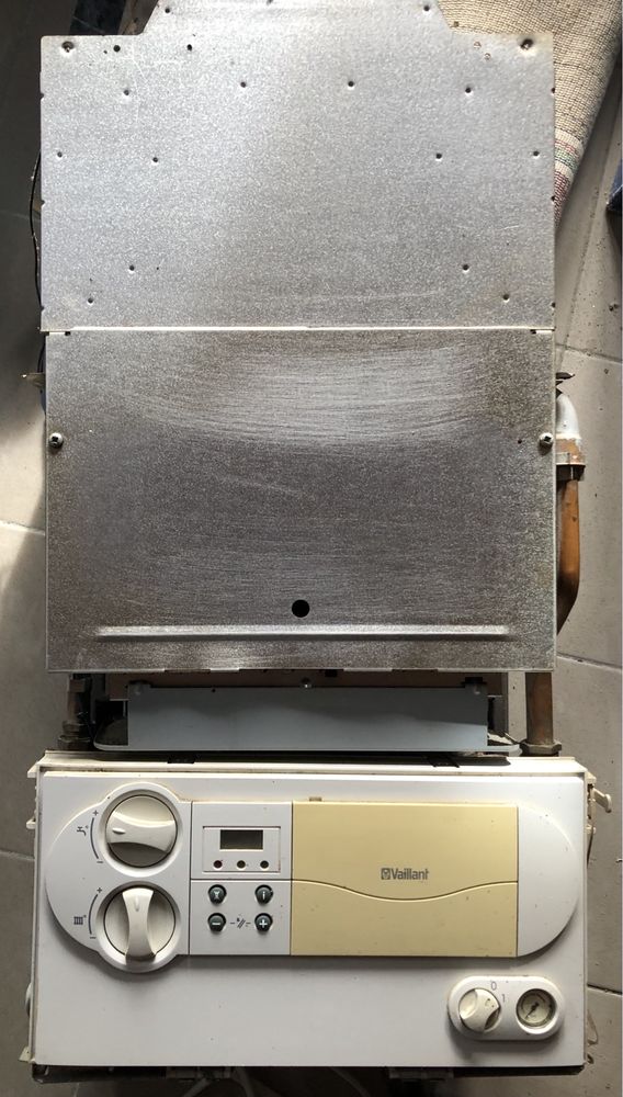 Двоконтурний газовий котел Vaillant atmo TEC pro+ колектор для теплоі