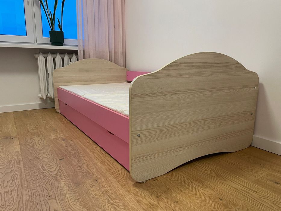2x łóżeczko dziecięce z materacem