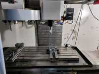 Frezarka CNC HAAS VF4 razem z osprzętem