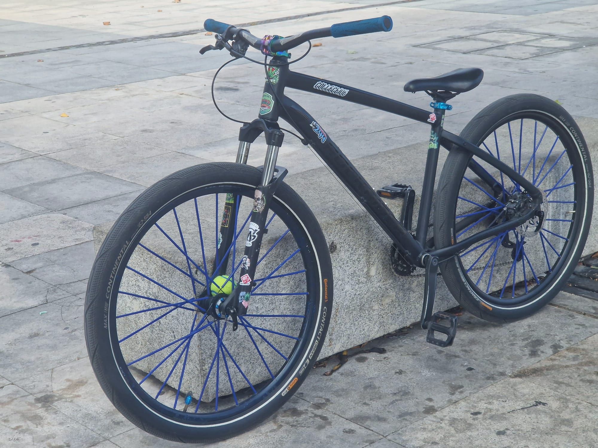 bike wheellie/grau