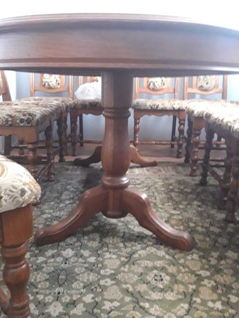 Stół dębowy z krzesłami używany
