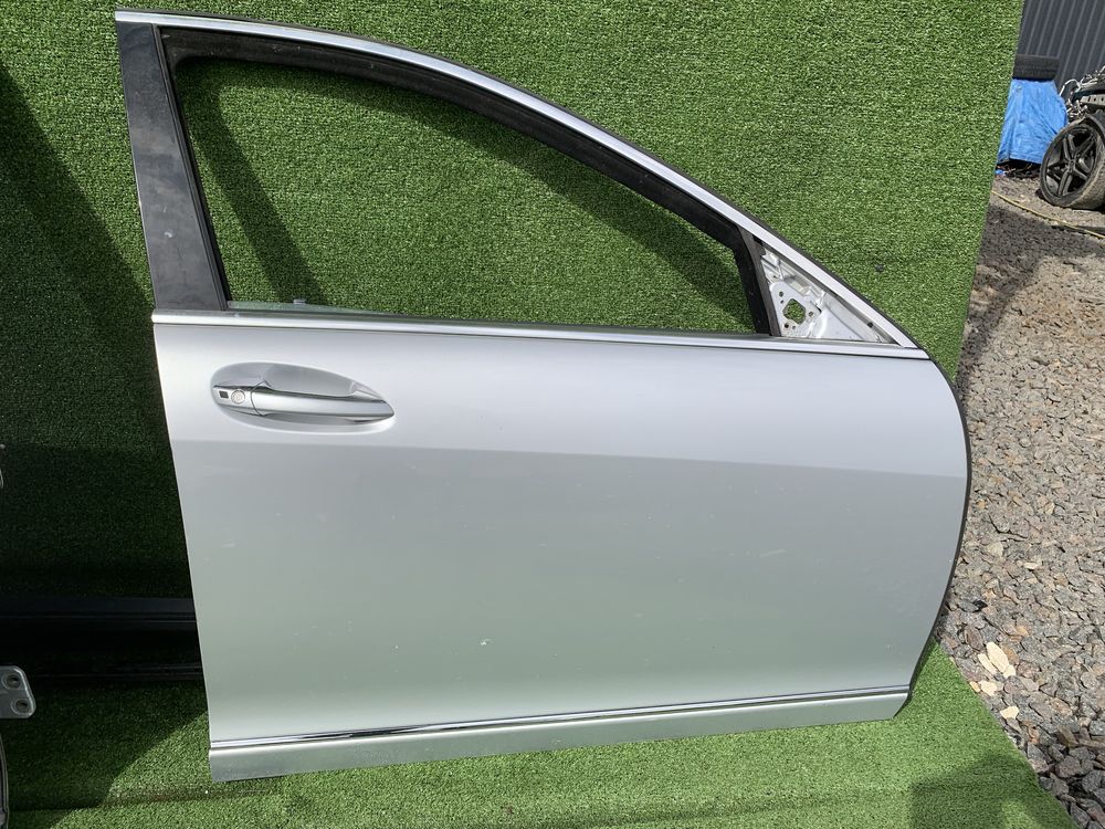 Двері передні праві Mercedes S221 Мерседес w221