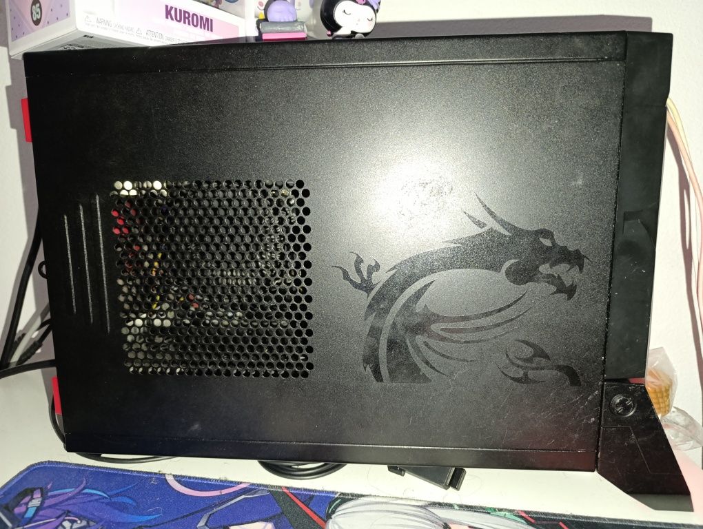 Computador MSI Nighthlade 3 com alguns anos de uso