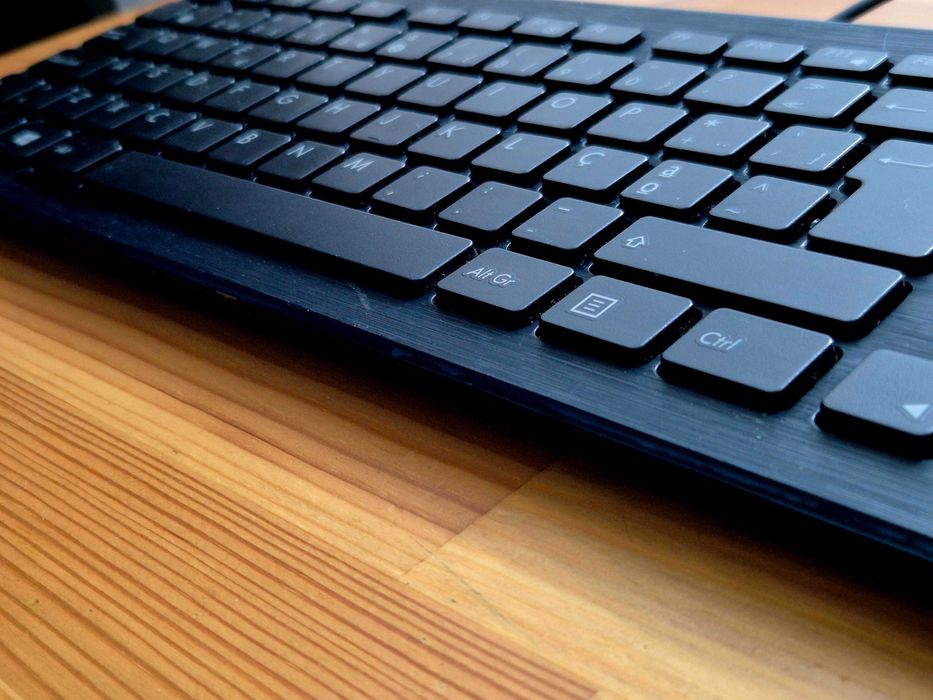 Teclado USB ASUS AK1D (Layout PT) - Slim - Multimédia