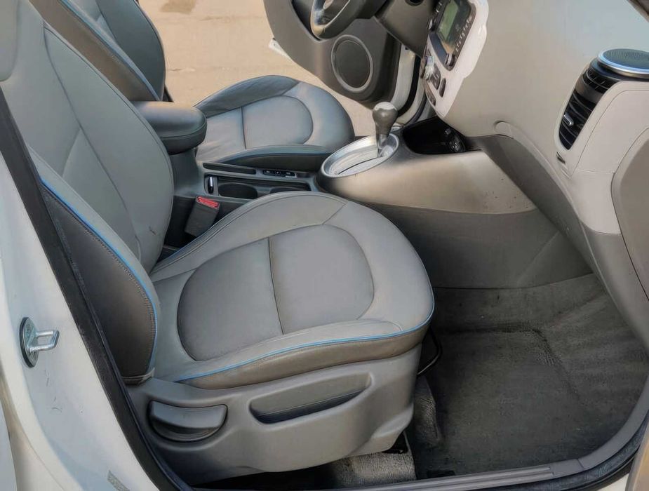 Kia Soul EV +      2015