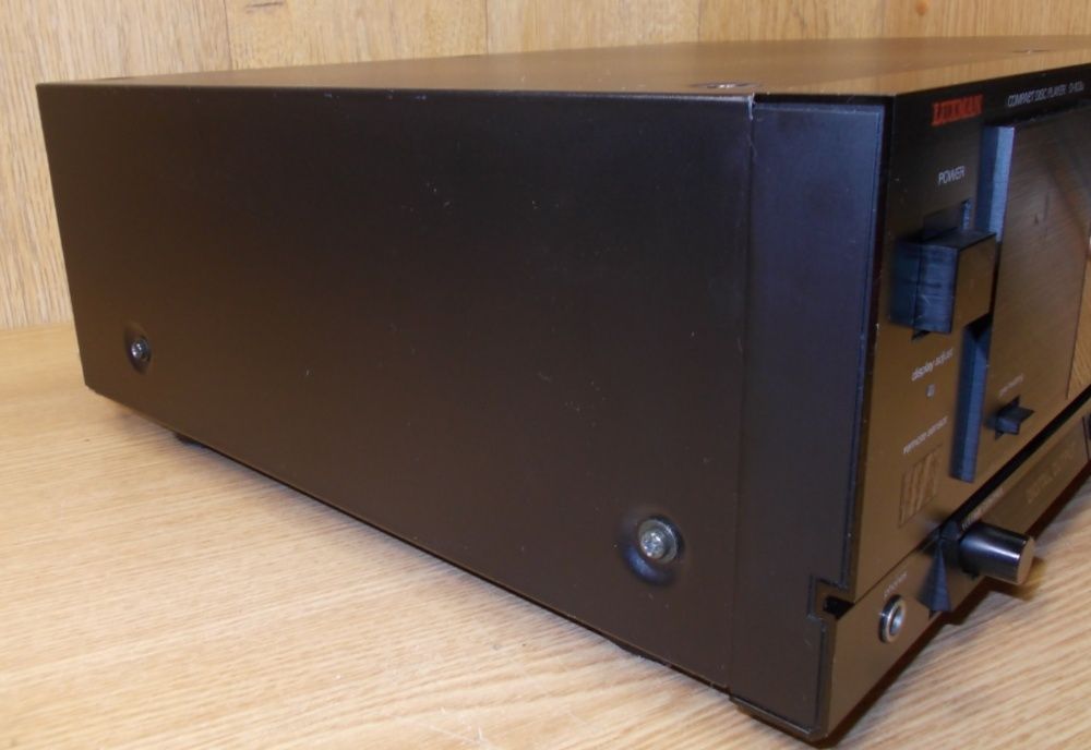 CD програвач Luxman D-103u