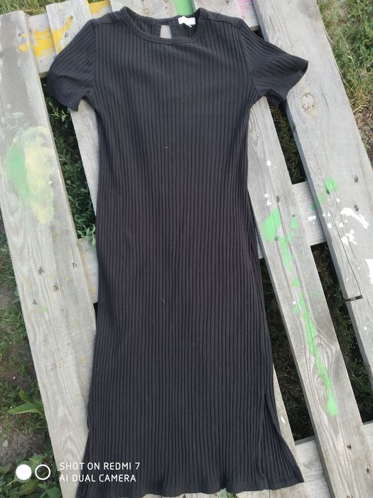 В'язане плаття в рубчик