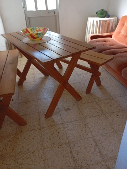 Mesa e bancos _casa jardim