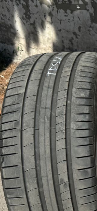 Продам комплект шин 285/40/19+255/45/19 Pirelli PZero PZ4 с шумкой