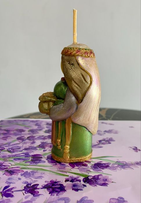 Свічка «Берегиня з мішечком достатку»