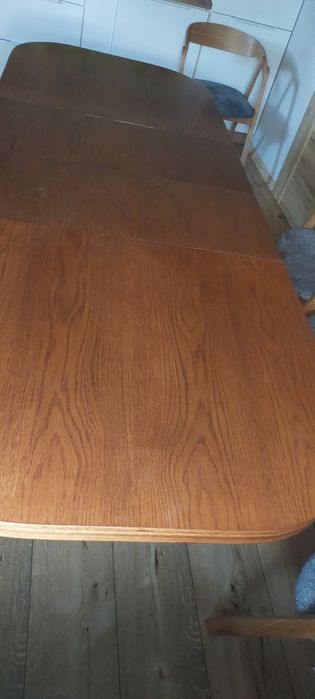 Stół i krzesła do jadalni,