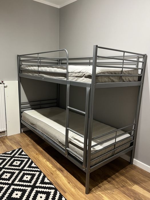Łóżko pietrowe Ikea Svarta + materace